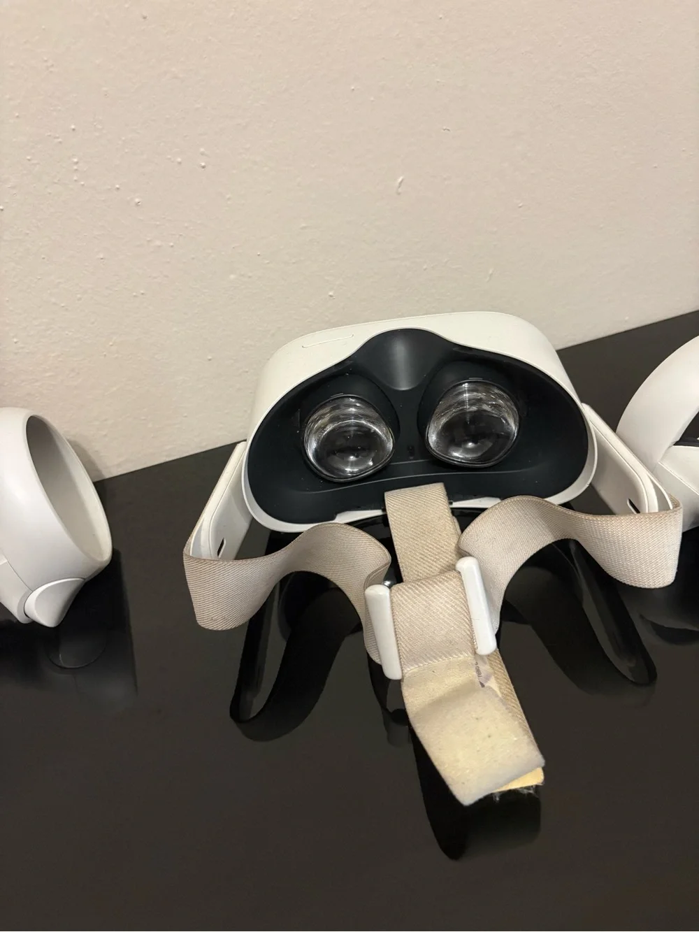 Oculus front facing